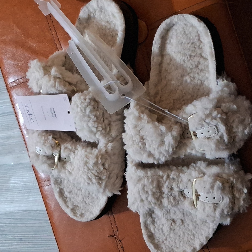 Auden Faux-Fur Slippers⭐️⭐️⭐️⭐️ - Picture 7 of 9